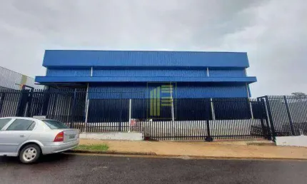Barracão novo com doca, saída para a rodovia Washington Luiz, 550m² de construção.