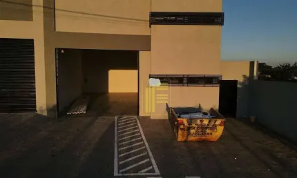 Barracão comercial com mezanino para lcoção no SetValley III.