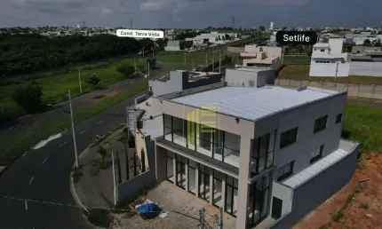 Alugo sala comercial em Mirassol com cerca de 100m², ideal para empresas, depósitos, oficinas ou sede administrativa.