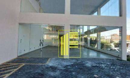 Aluga-se salão em ótima localização com vitrine, 04 vagas na frente. No Boa Vista.
