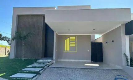 Vende-se casa Térrea com 03 suítes e piscina em condomínio