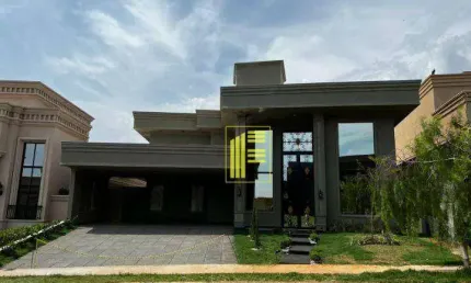 Vende-se casa térrea com 04 suítes, 06 wc com piscina aquecida no condomínio Quinta do Golfe.