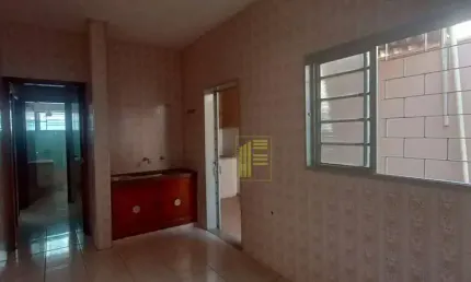 Apartamento para locação na Vila Maceno com 03 dormitórios.