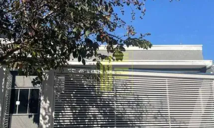 Casa para locação em Bady Bassit com 03 dormitórios e 04 vagas de garagem.