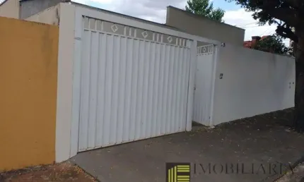 Casa no Boa Vista com 02 dormitórios e 01 vaga de garagem.