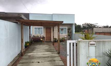 Casa à Venda em Matinhos – Área de Churrasqueira, 3 Banheiros, Terreno Grande