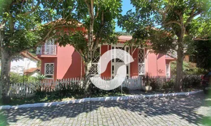 Casa à venda, 350 m² por R$ 2.500.000,00 - Itaipu - Niterói/RJ
