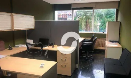 Camboinhas, ampla sala comercial montada, pronta para Você usar!