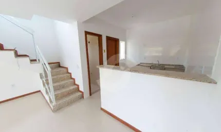 Casa com 2 dormitórios à venda, 76 m² por R$ 380.000,00 - Serra Grande - Niterói/RJ