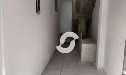 Excelente casa de vila na Rua Vereador Duque Estrada.