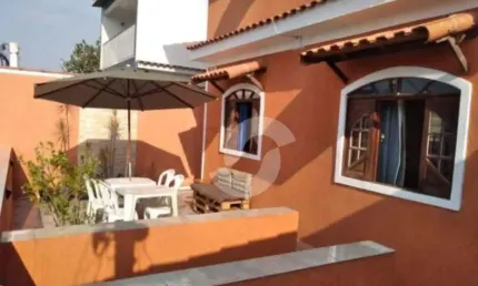 Casa com 3 dormitórios à venda, 270 m² por R$ 480.000,00 - Rocha - São Gonçalo/RJ