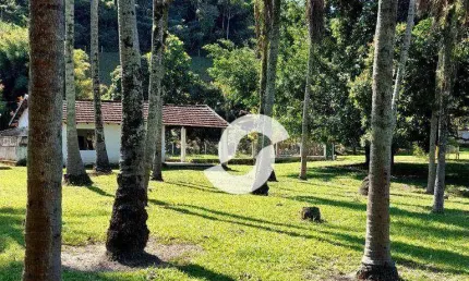 Sítio, 3 dormitórios, casa de caseiro 3 quartos, venda, 80550 m² por R$ 890.000 - Vale Das Pedrinhas - Guapimirim/RJ