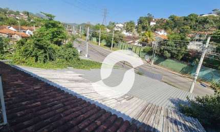 Casa  de 3 quartos Comercial com 258 m²,  à venda  por R$ 2.200.000 - Pendotiba - Niterói/RJ