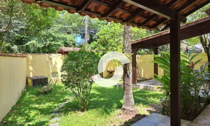 Casa com 4 dormitórios à venda, 276 m² por R$ 1.000.000,00 - Peixoto - Niterói/RJ