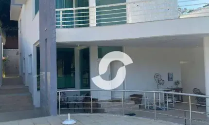 Casa com 4 dormitórios, 4 suítes à venda, 349 m² por R$ 990.000 - Niterói/RJ