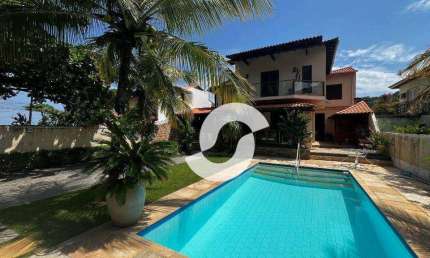 Casa Duplex, 5Qts, 2 Suites, 4 vagas, a poucos passos da areia de itacoatiara, Niteroi/RJ