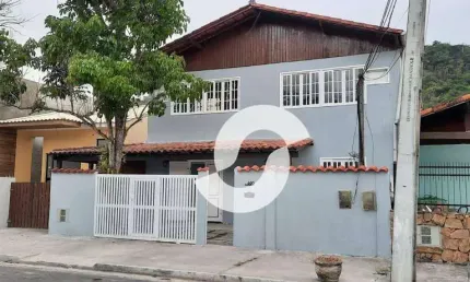 Casa com 4 dormitórios à venda, 100 m² por R$ 720.000,00 - Itaipu - Niterói/RJ