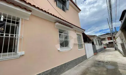 Oportunidade incrível para você! Casa de vila térrea ao lado do Horto  com 2 quartos e 2 vagas, à venda, 104 m² por R$ 370.000 - Fonseca - Niterói/RJ