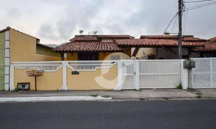 Casa com 3 dormitórios à venda, 243 m² por R$ 750.000,00 - Itaipu - Niterói/RJ