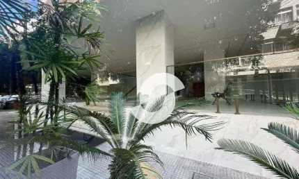 Apartamento  de 3 quartos com 115 m2 na primeira quadra da praia - Rua Oswaldo Cruz - 690 mil