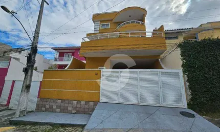 Casa com 4 dormitórios à venda, 220 m² por R$ 670.000,00 - Arsenal - São Gonçalo/RJ