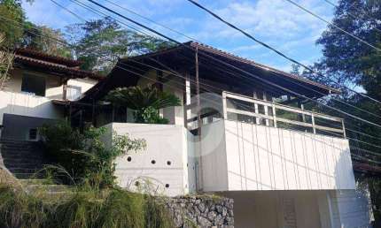 Casa com 4 dormitórios 3 suítes à venda, 339 m² por R$ 950.000 - Pendotiba - Niterói/RJ