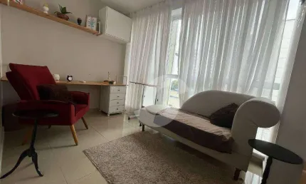 Sala Comercial Mobiliada em Jardim Icaraí – Pronta para o Seu Negócio!  Se você procura um espaço profissional, aconchegante e funcional para o seu at
