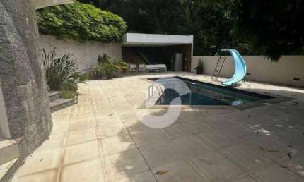 Casa com 4 Quartos à venda, 600 m² por R$ 2.500.000 - Itaipu - Niterói/RJ