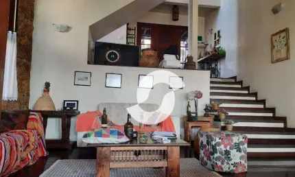 Casa com 5 dormitórios para alugar, 310 m² por R$ 5.707,35/mês - Sape - Niterói/RJ