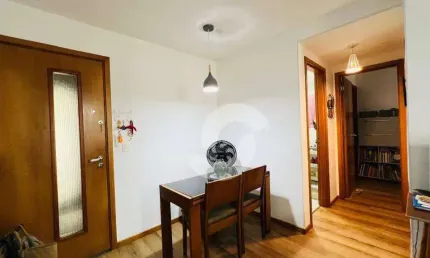 Apartamento com 2 dormitórios à venda, 55 m² por r$ 360.000,00 - maria paula - niterói/rj