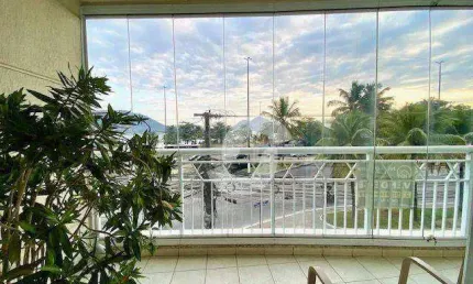 2 quartos, 2 vagas, varanda, vista mar e lazer completo
