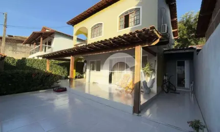 Casa com 4 dormitórios à venda, 250 m² por r$ 700.000,00 - maceió - niterói/rj