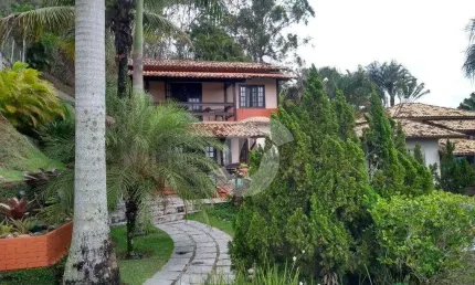 Casa com 3 dormitórios à venda, 246 m² por R$ 850.000,00 - Pendotiba - Niterói/RJ