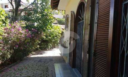 São Francisco  Realize o sonho de morar em uma casa linear, com quintal e ótima Planta  de 4 quartos, 1 ste e garagem