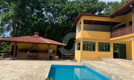 Fantástico Sítio com Cachoeira e Piscina em Saquarema