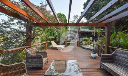 Casa com 7 dormitórios à venda, 250 m² por R$ 3.200.000,00 - Itaipu - Niterói/RJ