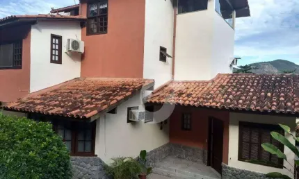 Casa com 4 dormitórios à venda, 230 m² por R$ 980.000,00 - Itaipu - Niterói/RJ