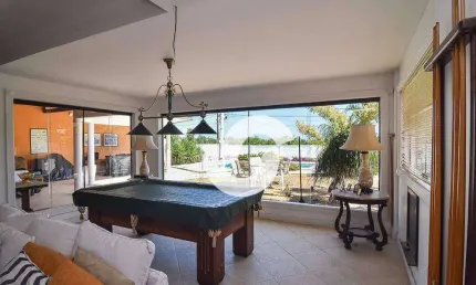 Casa pé na areia 7 suítes cinematográfica pé na areia 720 m² por r$ 5.995.000, - itacoatiara - niterói/rj