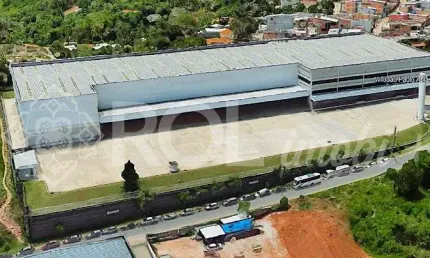 Galpão Industrial de Alto Padrão com 5 Salas e 8 Banheiros em Cotia-SP, Jardim da Glória - 9.088,00 m², 108 Vagas de Garagem.