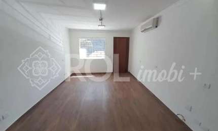 SOBRADO COM 90M² -  02 DORMITÓRIOS E QUINTAL  -  VILA ROMANA - LOCAÇÃO