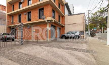 Prédio comercial com 5 salas e 8 banheiros e 12 vagas na Vila Clementino, São Paulo-SP: venda ou locação!