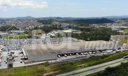 Galpão/CD de 29.769m² para locação, com área frigorificada e área seca de armazenagem, em Maua-SP.