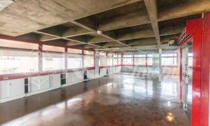 Sala Comercial  no Itaim Bibi: 7 salas, 2 banheiros, 3 vagas de garagem, 230m² - São Paulo-SP