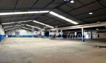 Galpão para locação na Vila Leopoldina, São Paulo-SP, com 4 salas, 2 banheiros, 15 vagas de garagem e 2.949,00 m² de área.