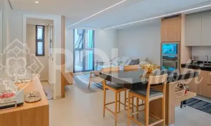 Casa mobiliada em condomínio à venda em Higienópolis, São Paulo-SP! 2 quartos, 1 suíte, 1 sala, 3 banheiros, 2 vagas de garagem, 170,24 m² de área.