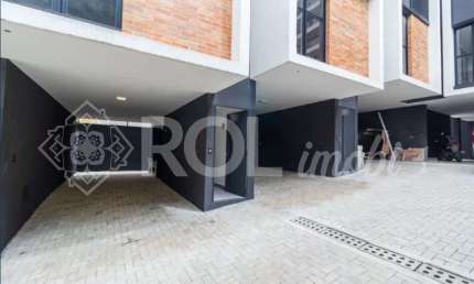 Casa em condomínio à venda em Higienópolis, São Paulo-SP: 2 quartos, 2 suítes, 1 sala, 3 banheiros, 2 vagas, 180m².
