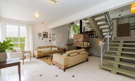Casa com 3 quartos à venda na Rua Ottília Reksidler, 228, São Lourenço, Curitiba, 262 m2 por R$ 1.300.000