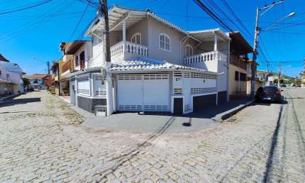 Casa independente a venda: Conforto e localização excelentes
