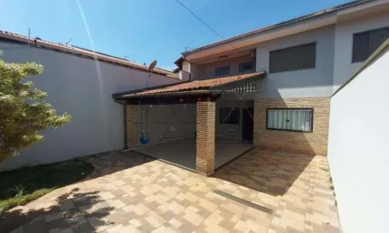 Casa com 3 quartos à venda na Rua Santos Dumont, Jardim Bela Vista, Bauru, 188 m2 por R$ 750.000