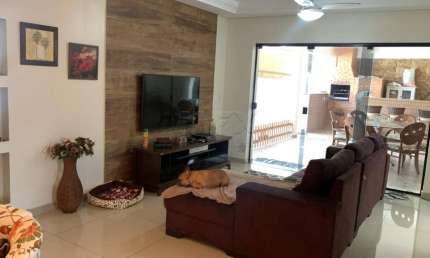 Casa em condomínio fechado com 4 quartos à venda na Rua Floriano Peixoto, Jardim Estoril, Bauru, 424 m2 por R$ 1.100.000